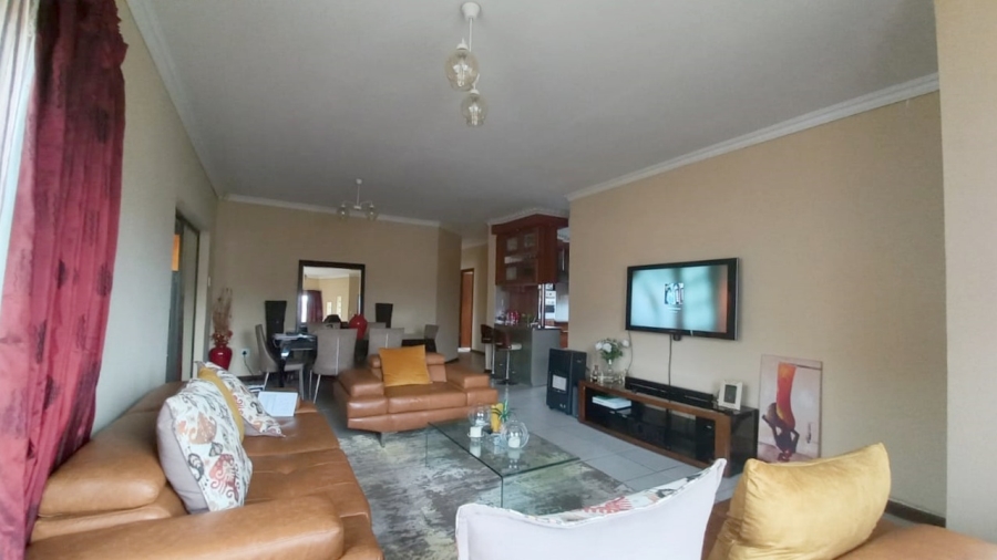To Let 4 Bedroom Property for Rent in Mandela View Free State